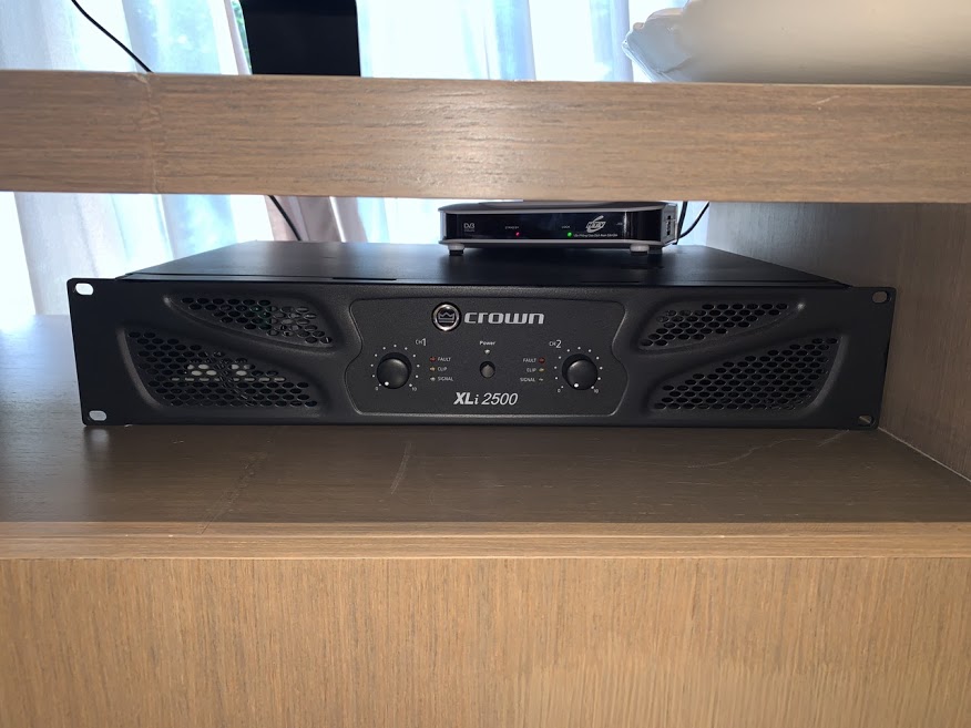 Khách hàng Lâm Thao đánh giá về sản phẩm Cục đẩy Crown XLi 2500 (Harman Mỹ)